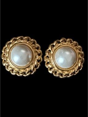 Vintage Signed Ben-Amun Pearl Button Earrings